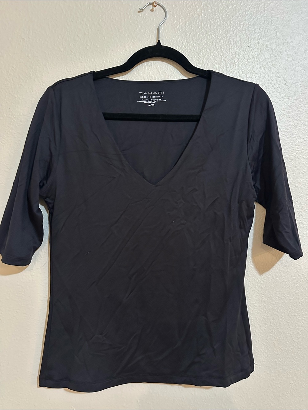 Tahari Black V-Neck 3/4 Sleeve Top